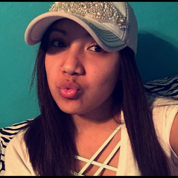 Meet your Posher, Marisol - Picture 4 of 4