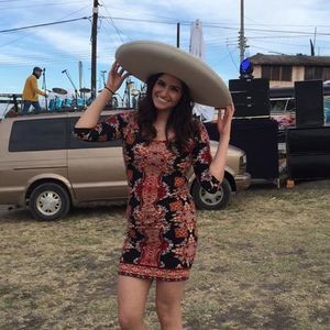 Meet your Posher, Yvette