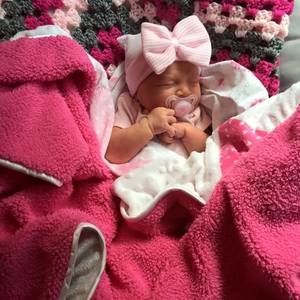 Meet your Posher, Crystal