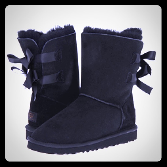 Black Bailey UGGS with bows (short)
