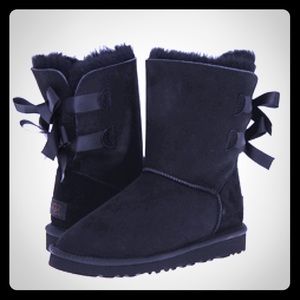 Black Bailey UGGS with bows (short)