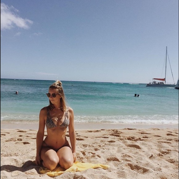 Meet your Posher, Caylee - Picture 2 of 3