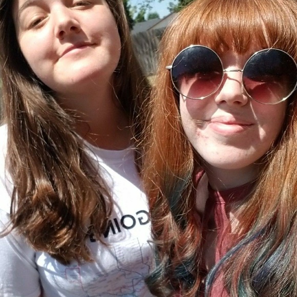 Meet your Posher, Marissa - Picture 2 of 5