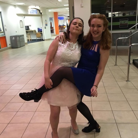 Meet your Posher, Marissa - Picture 4 of 5