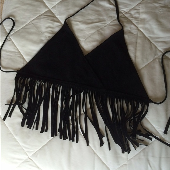 Size small black triangle top - Picture 2 of 3