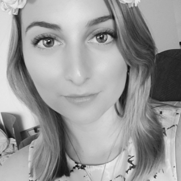 Meet your Posher, Kyla - Picture 3 of 3