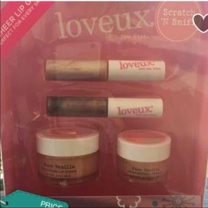 Loveux lip set