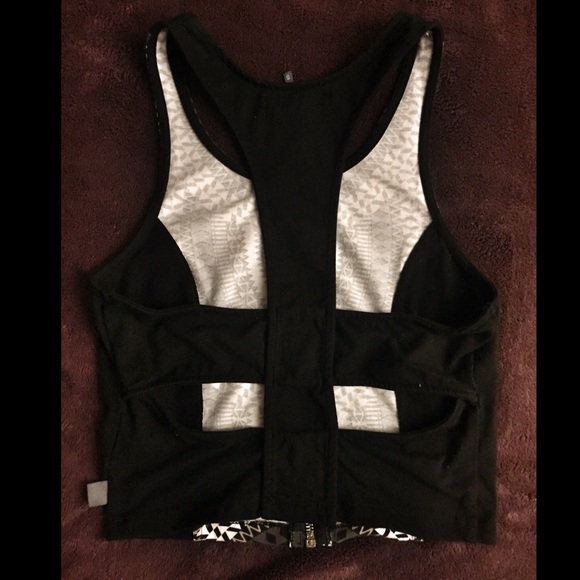 Crop top - Picture 2 of 3