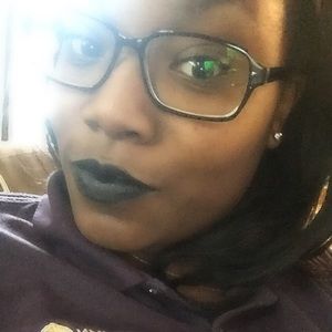 Meet your Posher, Aja