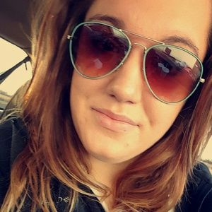 Meet your Posher, Mackenzie