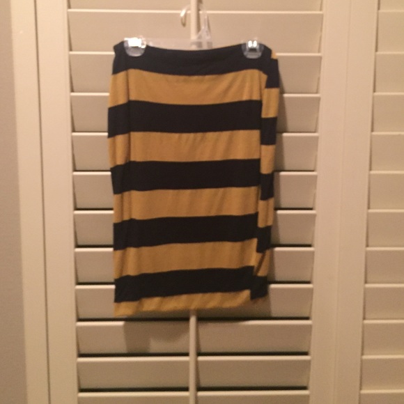 Yellow and navy pencil skirt
