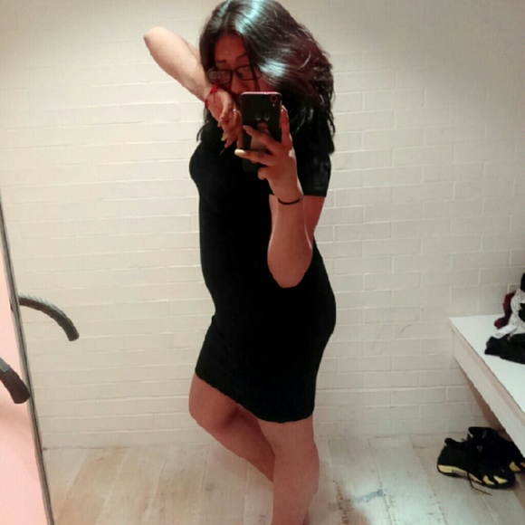 Meet your Posher, Jessica - Picture 1 of 1