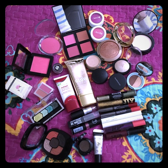 SOLD🎉32 Piece Makeup Lot! Mac, Too Faced,