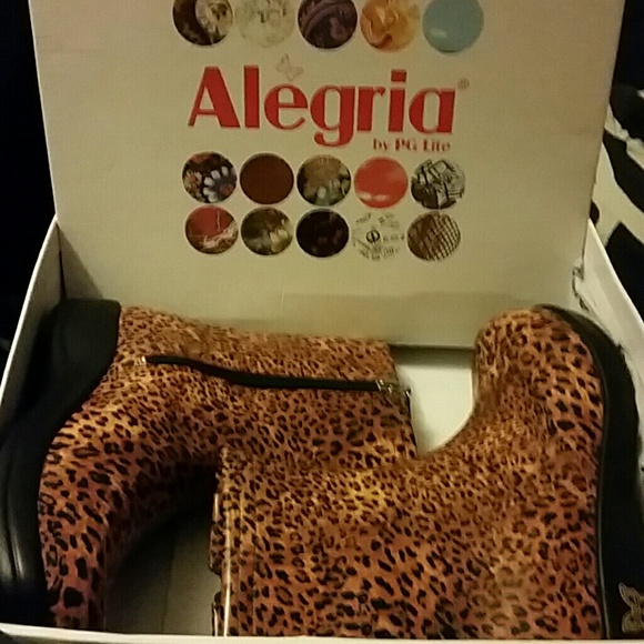 Alegria leopard boots