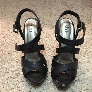 🚫SOLD🚫Black Heels from Journey's