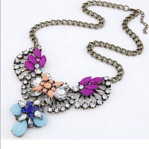 Statement necklace