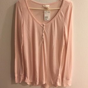 Ribbed button up top