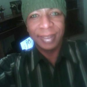 Meet your Posher, Carlos