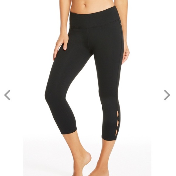 Capri yoga pants with cutouts