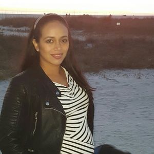 Meet your Posher, Yanira