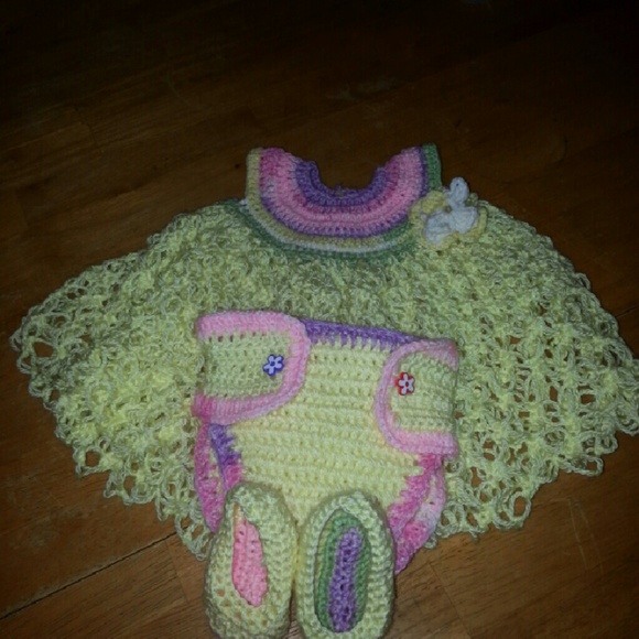 beautiful newborn layette set