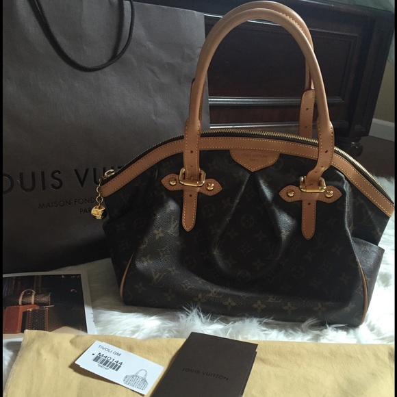 ❌SOLD❌💯%AUTHENTIC Louis Vuitton Tivoli GM