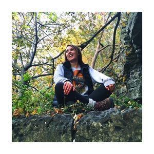 Meet your Posher, Julia