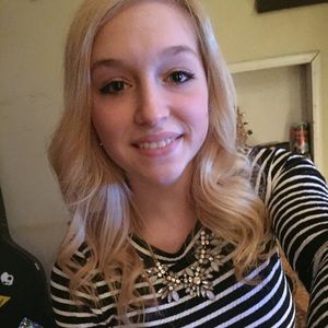 Meet your Posher, Brooke