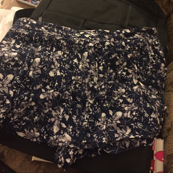 XL Princess Vera Wang Skort