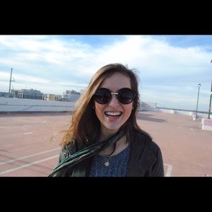 Meet your Posher, Kenzie