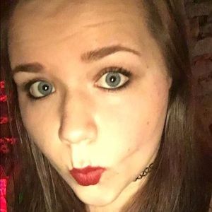 Meet your Posher, Jillian