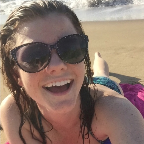 Meet your Posher, Hannah - Picture 1 of 1