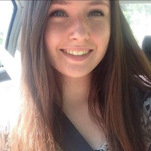 Meet your Posher, Alyssa