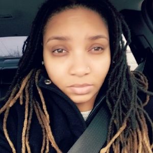 Meet your Posher, Alicia