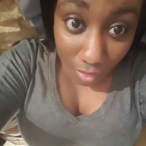 Meet your Posher, Dee