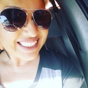 Meet your Posher, Claudia