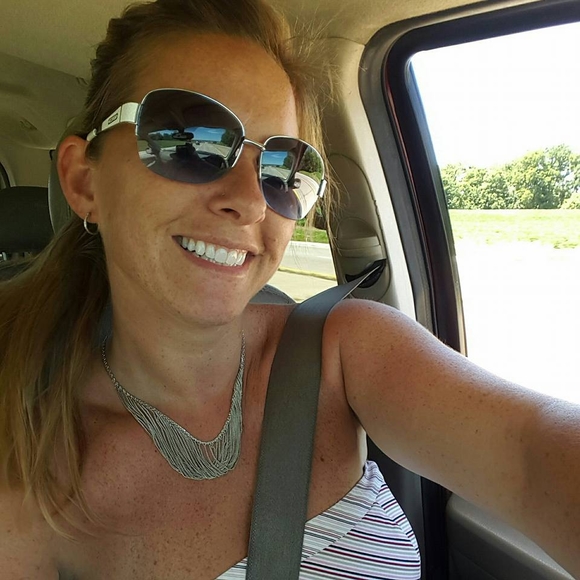 Meet your Posher, Holly