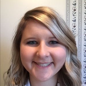 Meet your Posher, Abigail