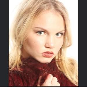 Meet your Posher, Alexis