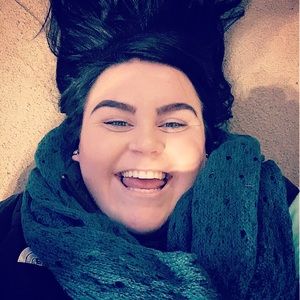 Meet your Posher, Casey