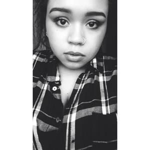 Meet your Posher, Adrianna