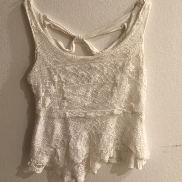 Lace cutout crop top - Picture 1 of 2