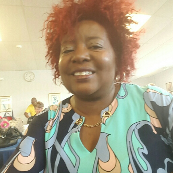 Meet your Posher, Lisa - Picture 2 of 4