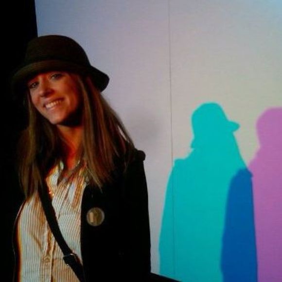 Meet your Posher, Courtney - Picture 1 of 1