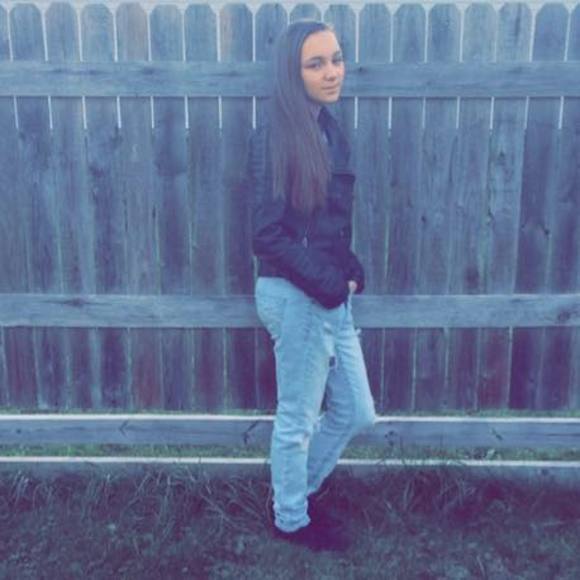 Meet your Posher, Ally