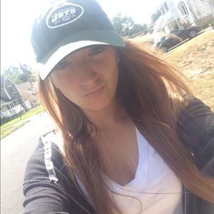 Meet your Posher, Alyssa