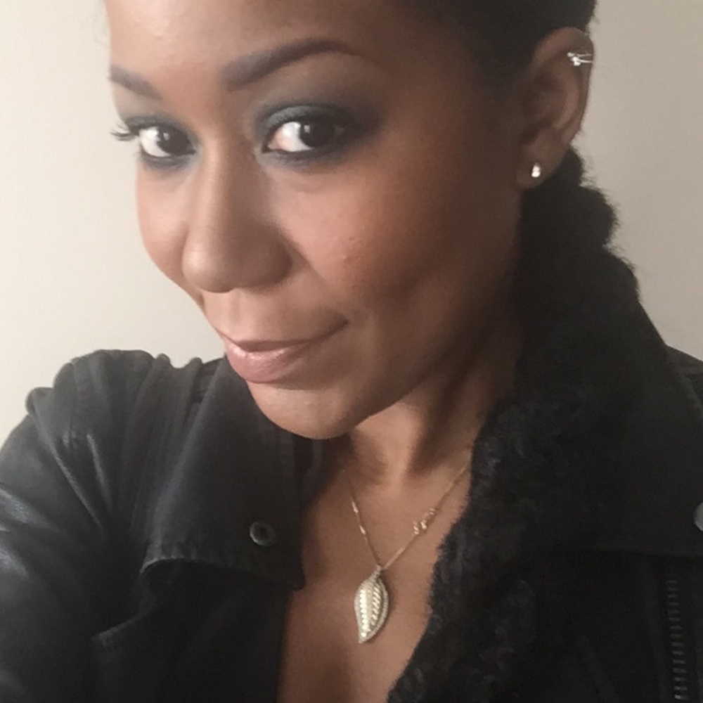 Meet your Posher, Joi