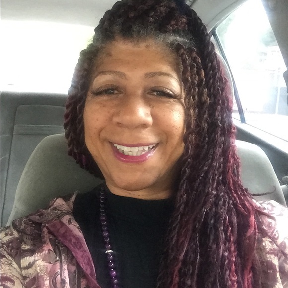 Meet your Posher, Kim - Picture 2 of 2