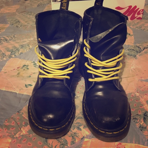 DR. Martens