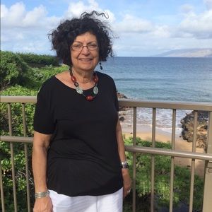 Meet your Posher, Debbie